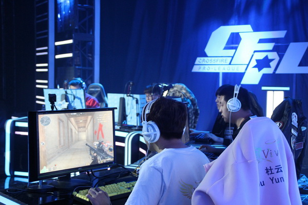 观众热情高 观众热情高